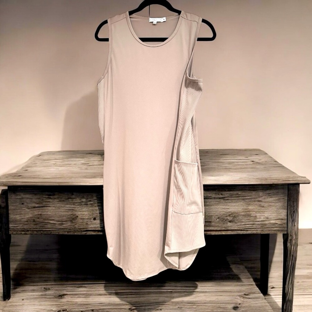 Sincerely Jules Tan Maxi Dress with pockets on sides XL